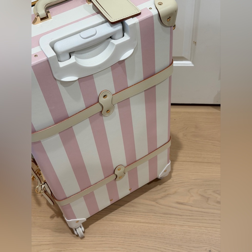 New Steamline luggage pink stripe suitcase Check in spinner - Picture 3 of 6